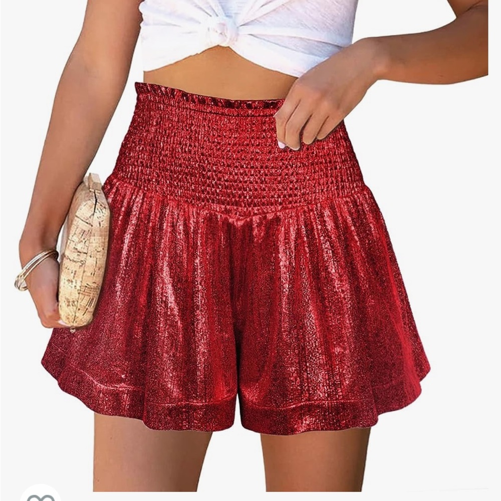 Stretchy, shimmery shorts great for a football game 🏈